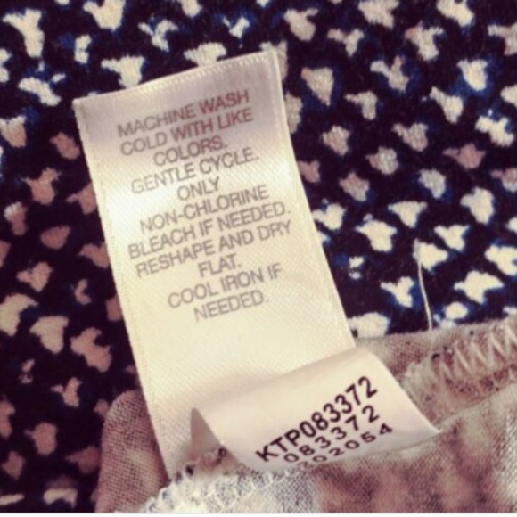 J Jill Wearever Petite Large Top Black White Blue Blouse Shirt V Neck Graphic - Picture 3 of 5